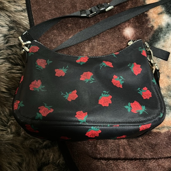 Kate Spade Black and Red Crossbody Bag with Floral Design - Picture 4 of 4